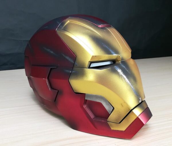 Iron Man Helm aus Metall